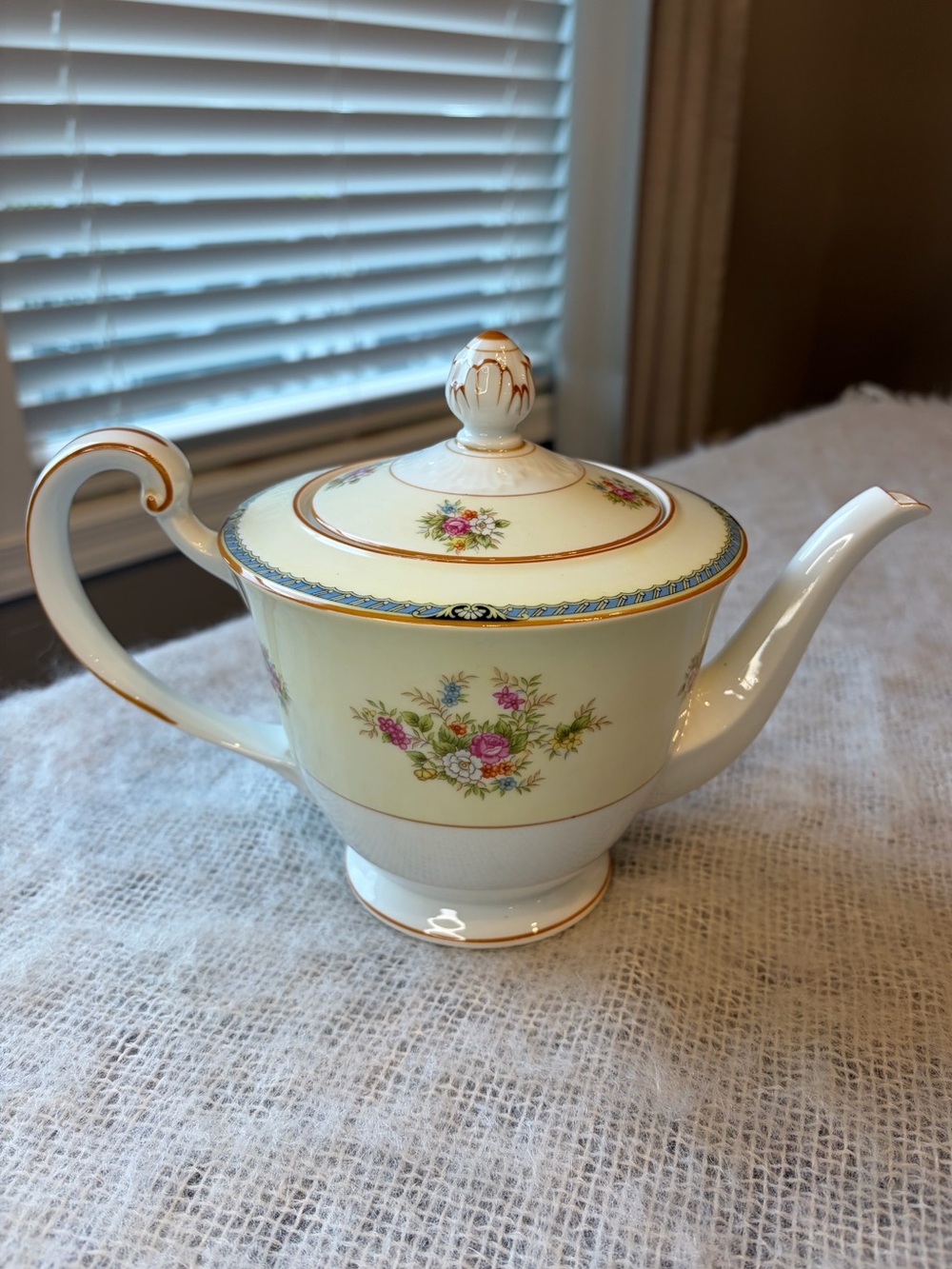 Vintage  rare Noritake Nippon Toki Kaisha floral Teapot and lid.